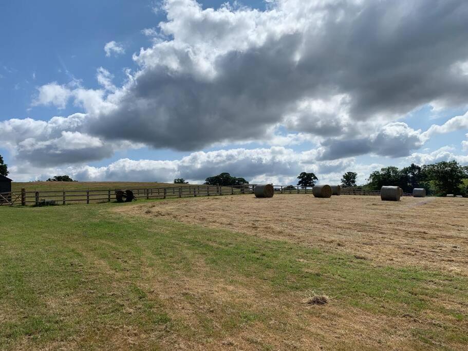 The Old Stables Villa Salisbury Exterior foto