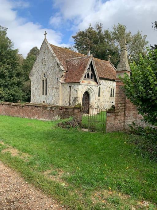 The Old Stables Villa Salisbury Exterior foto