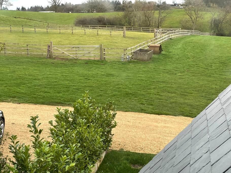 The Old Stables Villa Salisbury Exterior foto