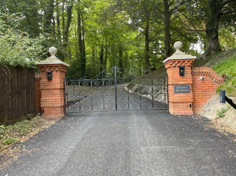 The Old Stables Villa Salisbury Exterior foto